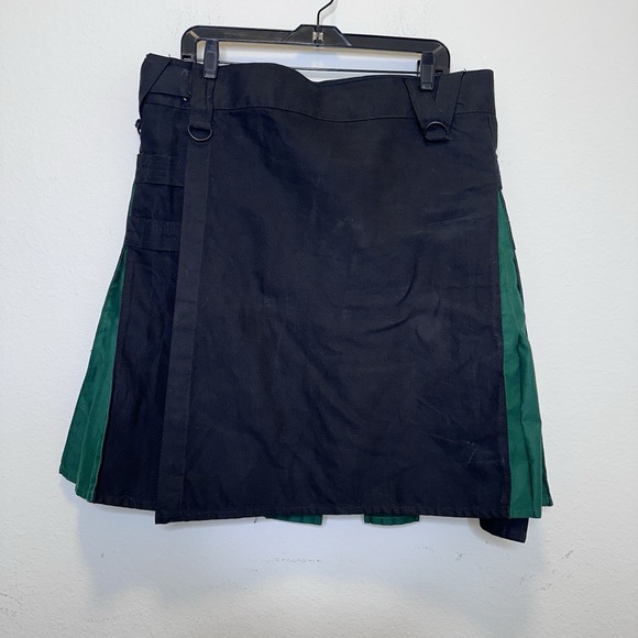 Versatta Gothic Mini KILT Black Dark Green Belt Loops Size Large - Picture 1 of 7
